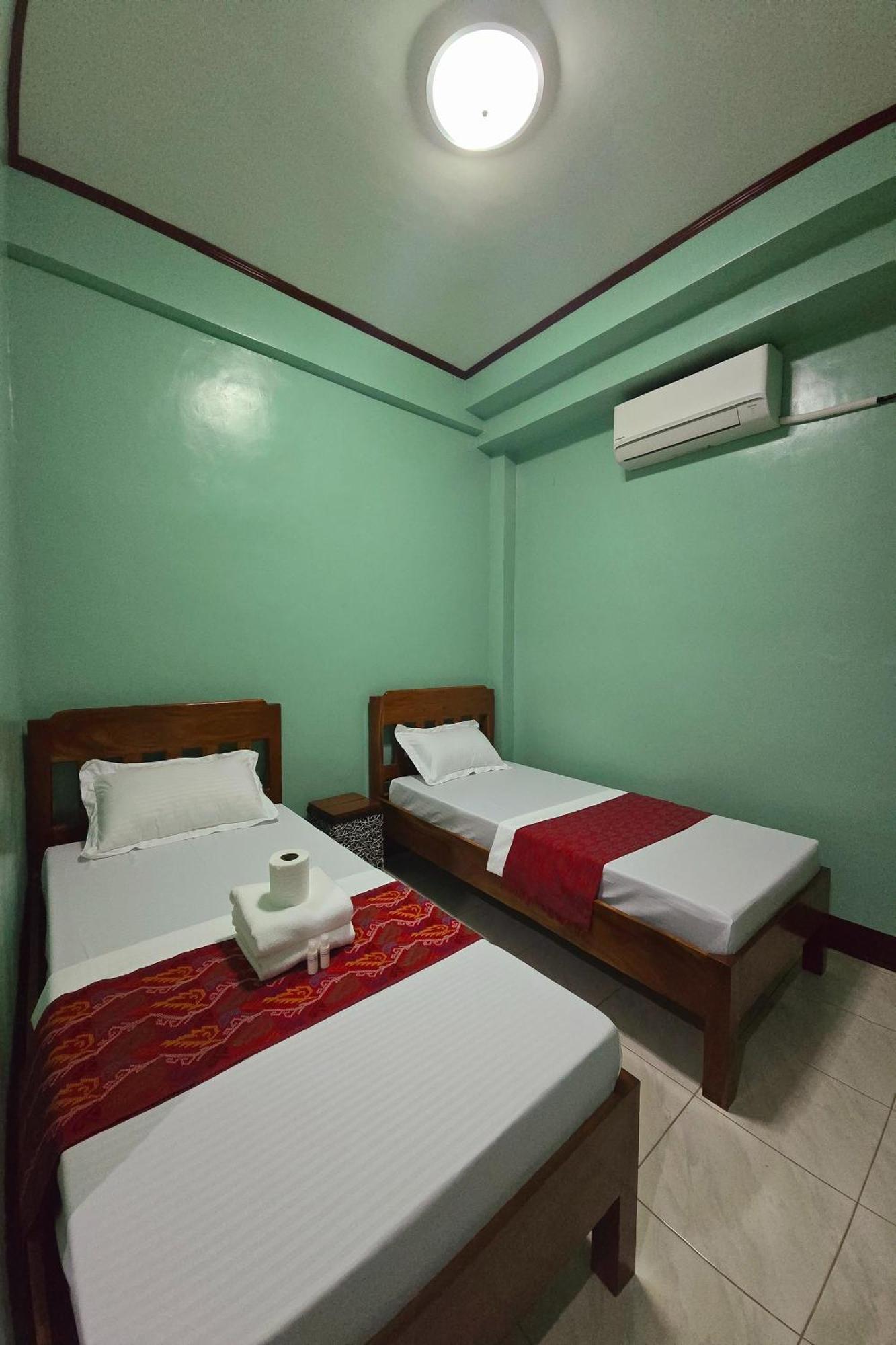 Nober Pension House City Center Puerto Princesa Luaran gambar