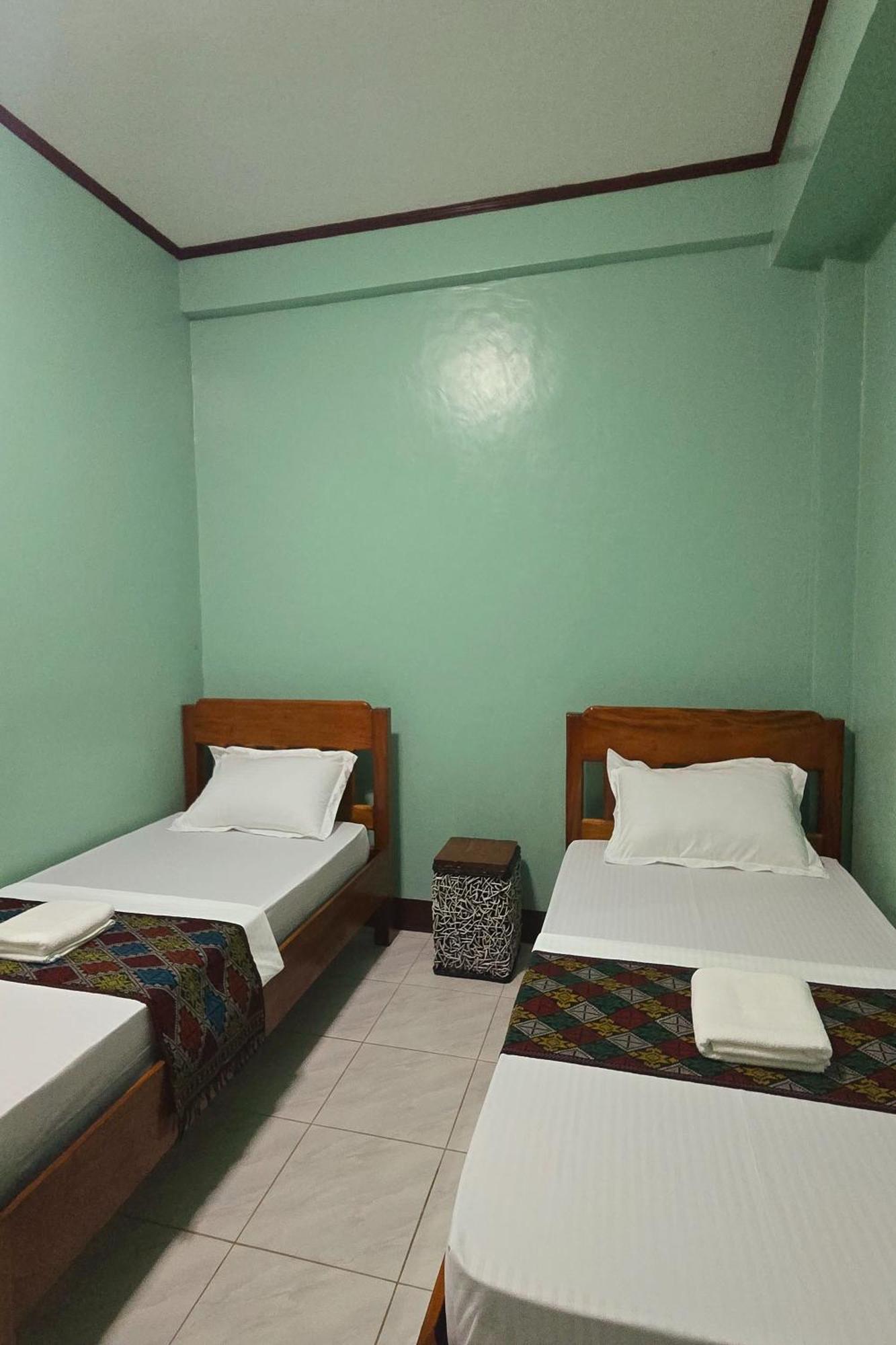 Nober Pension House City Center Puerto Princesa Luaran gambar