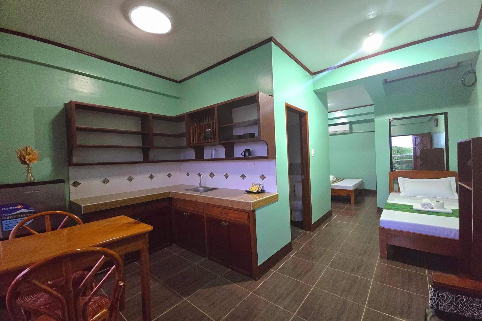 Nober Pension House City Center Puerto Princesa Luaran gambar