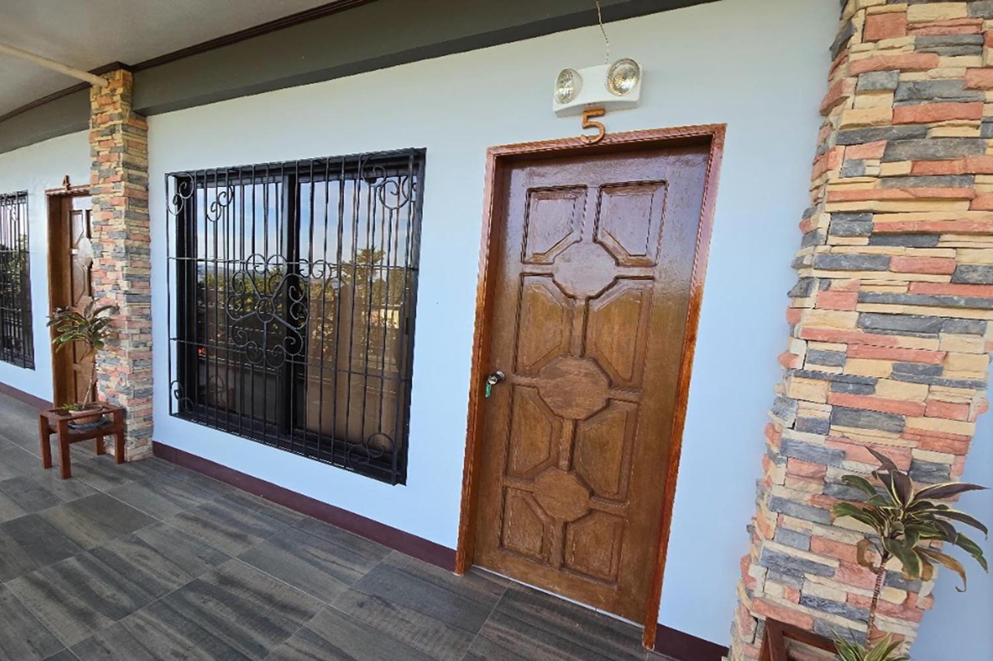 Nober Pension House City Center Puerto Princesa Luaran gambar